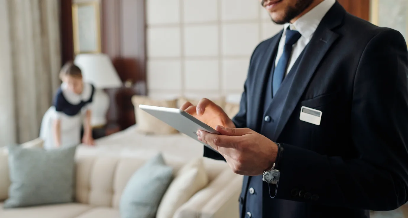 Real-time visibility across lounge occupancy
