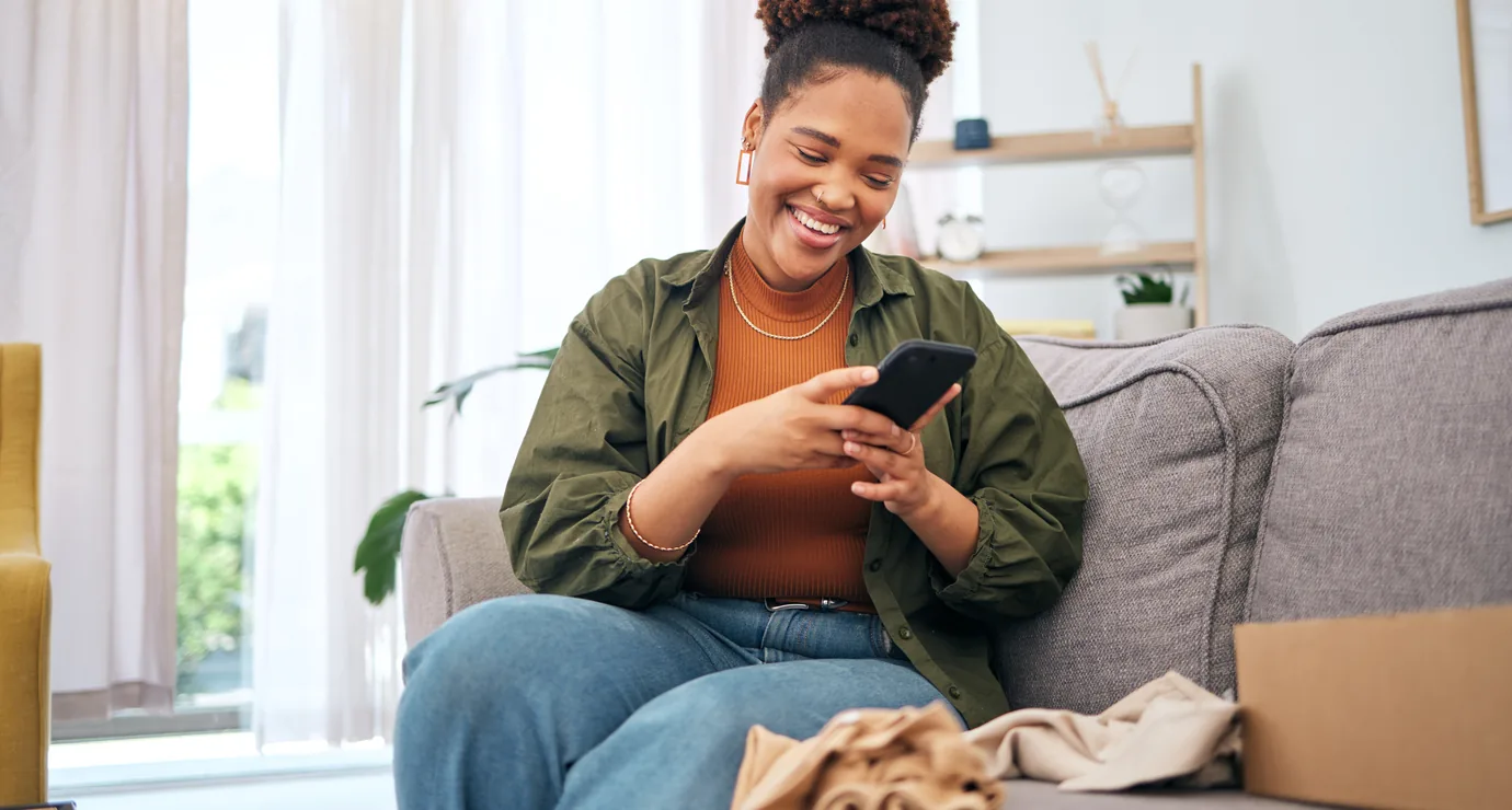 Customer delivery tracking and proactive notifications