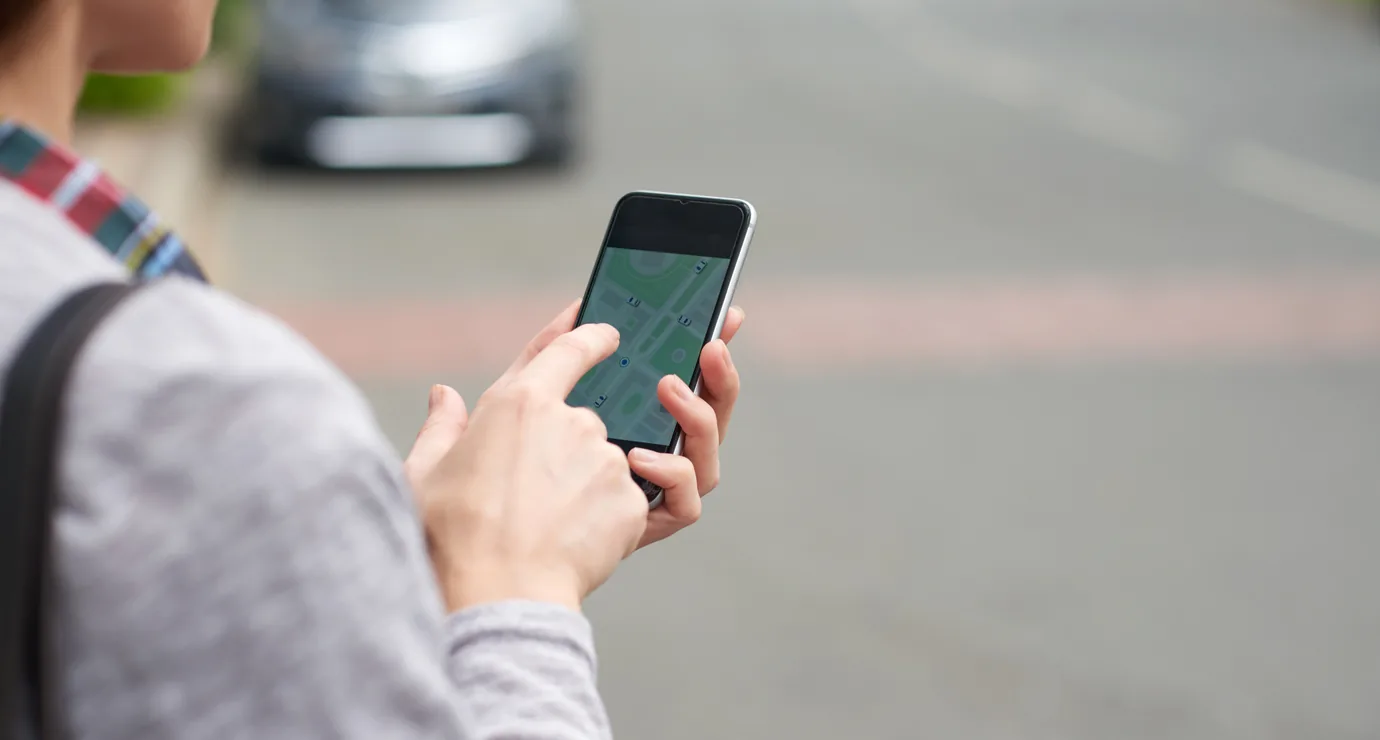 Live trip status visible to dispatch and rider