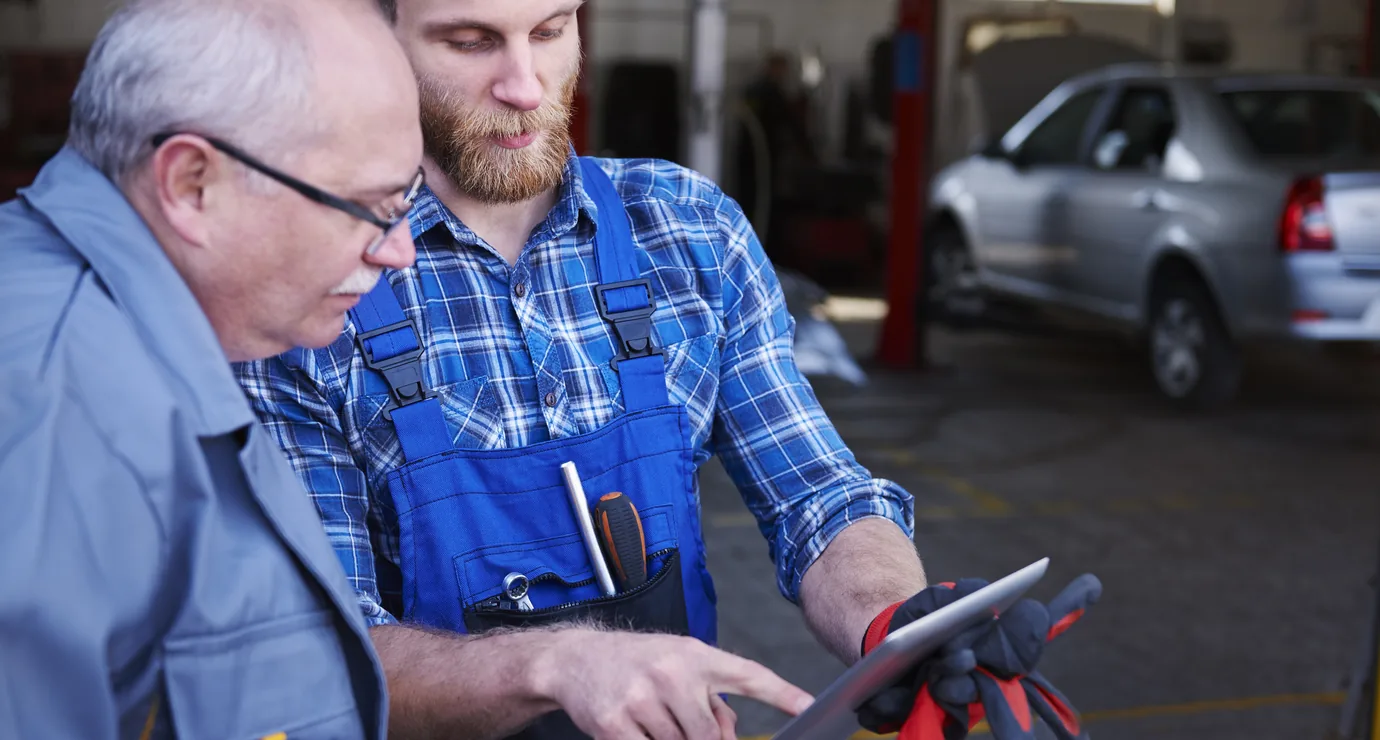 Vehicle service appointment and bay scheduling module